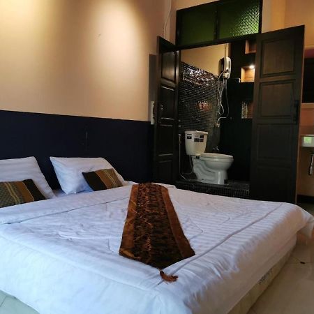 Madera House Chiang Mai Hotel ภายนอก รูปภาพ