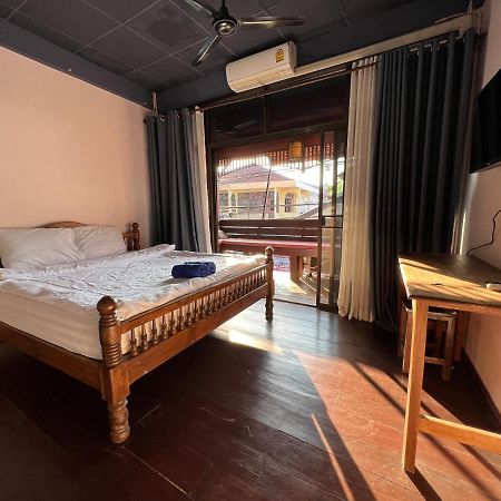 Madera House Chiang Mai Hotel ภายนอก รูปภาพ