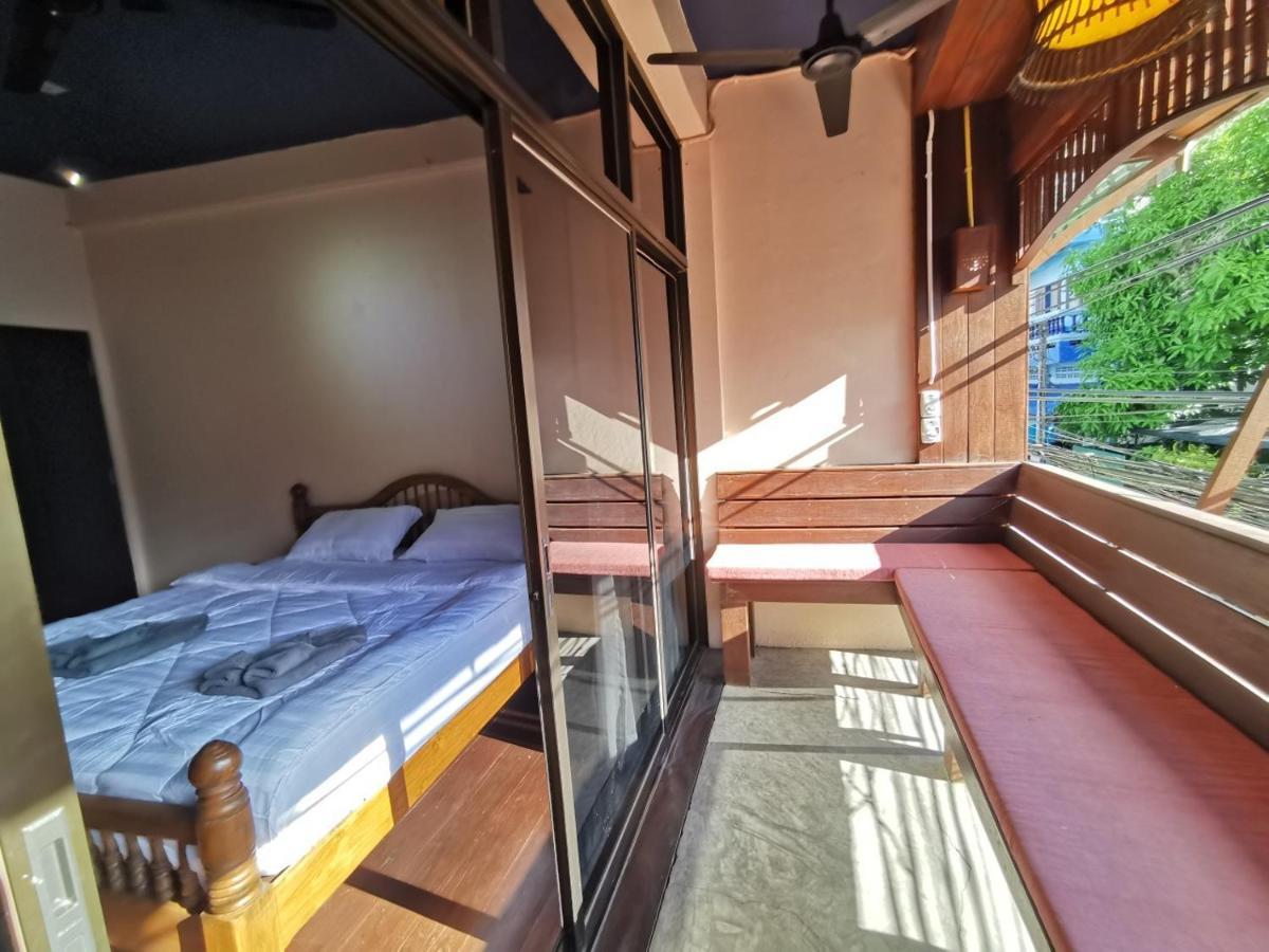 Madera House Chiang Mai Hotel ภายนอก รูปภาพ