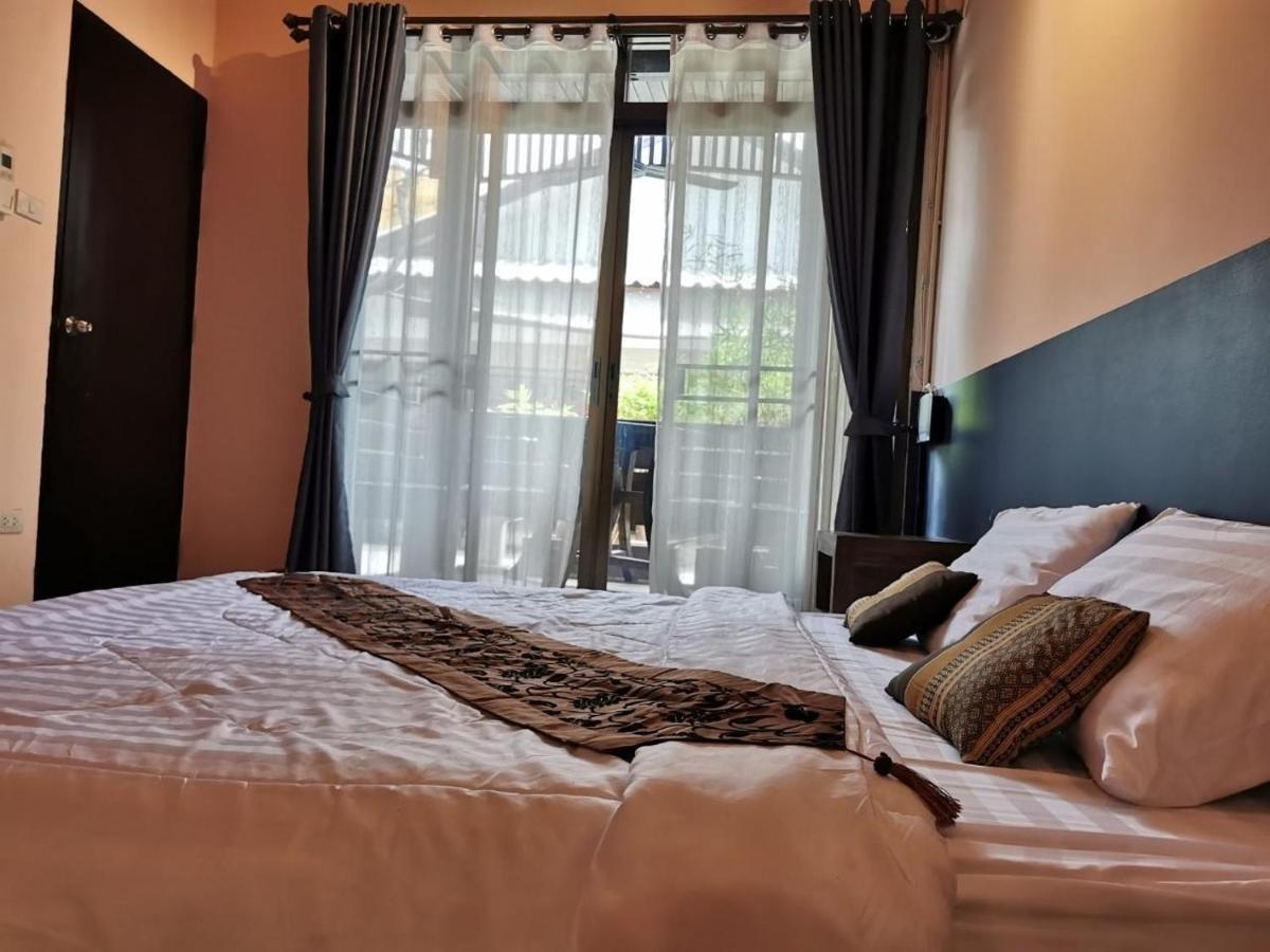 Madera House Chiang Mai Hotel ภายนอก รูปภาพ