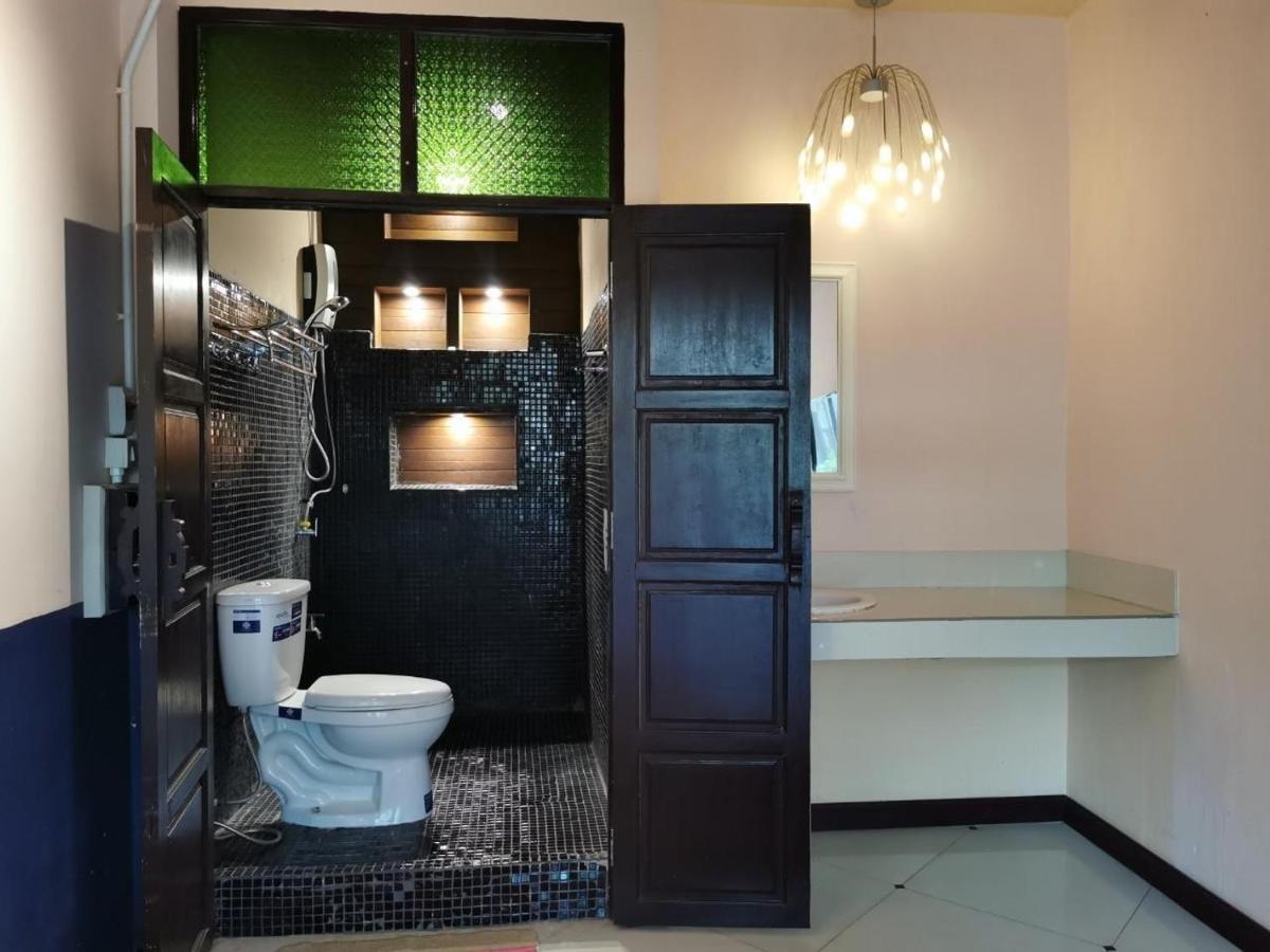 Madera House Chiang Mai Hotel ภายนอก รูปภาพ