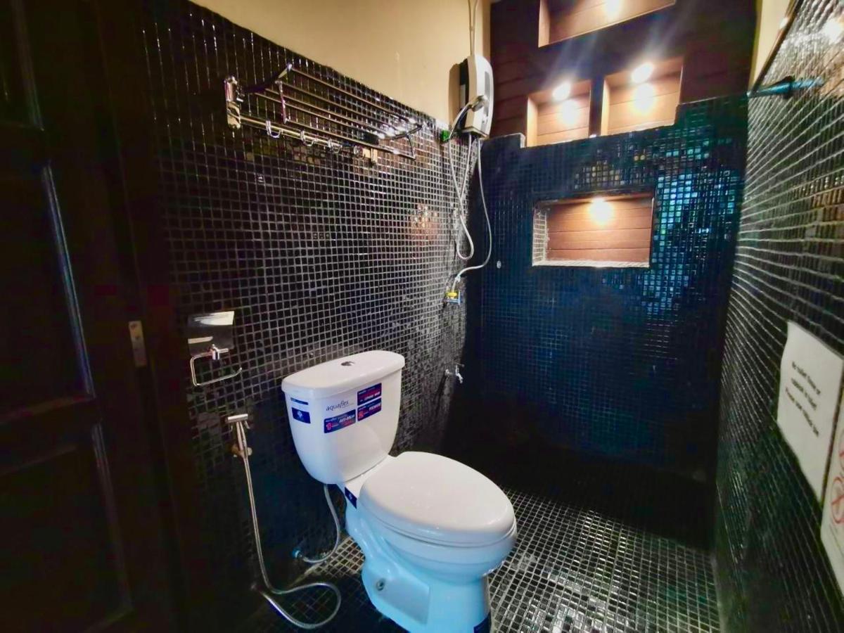 Madera House Chiang Mai Hotel ภายนอก รูปภาพ