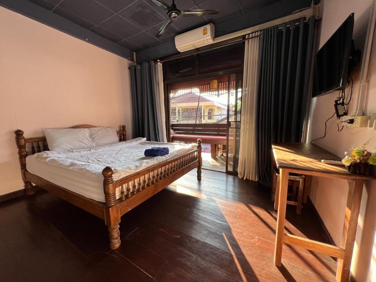 Madera House Chiang Mai Hotel ภายนอก รูปภาพ