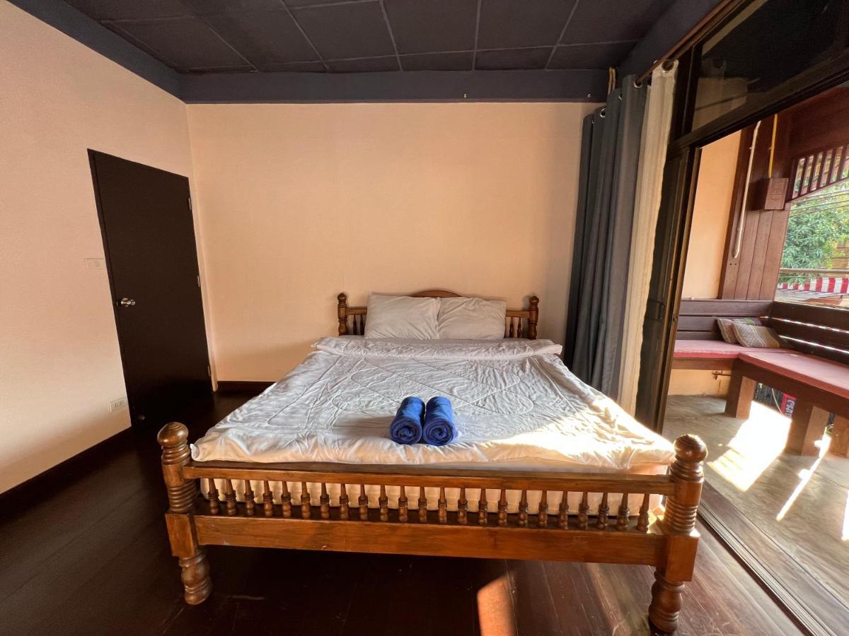 Madera House Chiang Mai Hotel ภายนอก รูปภาพ