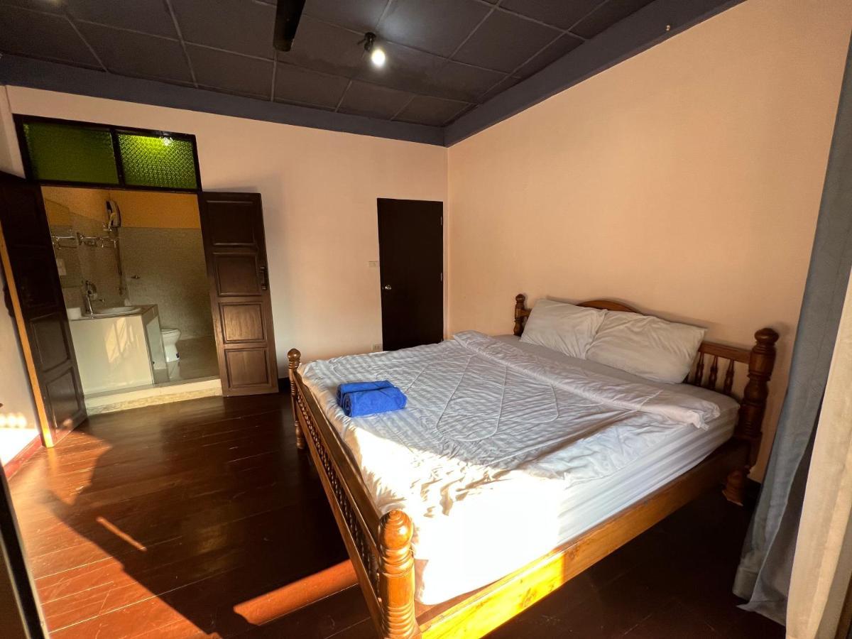 Madera House Chiang Mai Hotel ภายนอก รูปภาพ