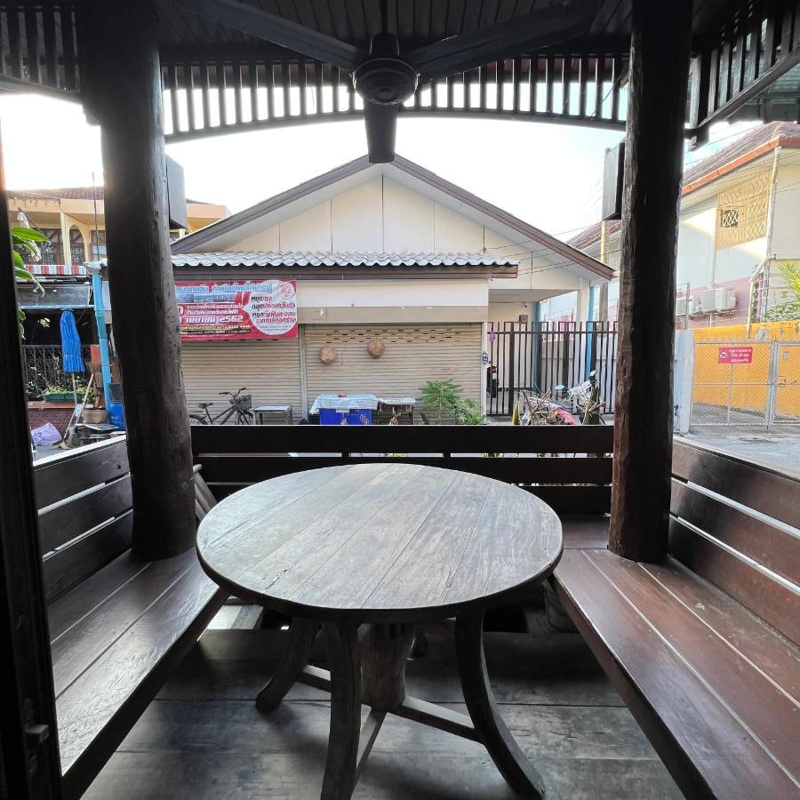 Madera House Chiang Mai Hotel ภายนอก รูปภาพ