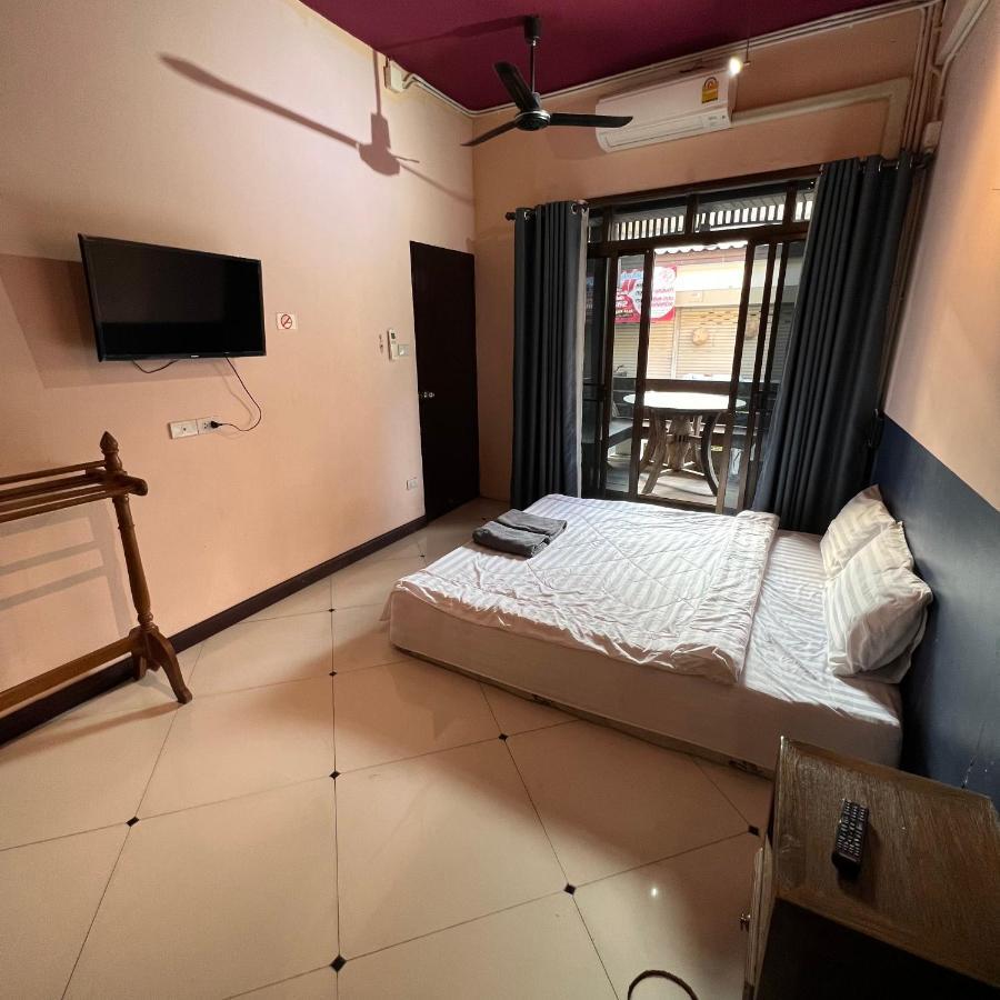 Madera House Chiang Mai Hotel ภายนอก รูปภาพ